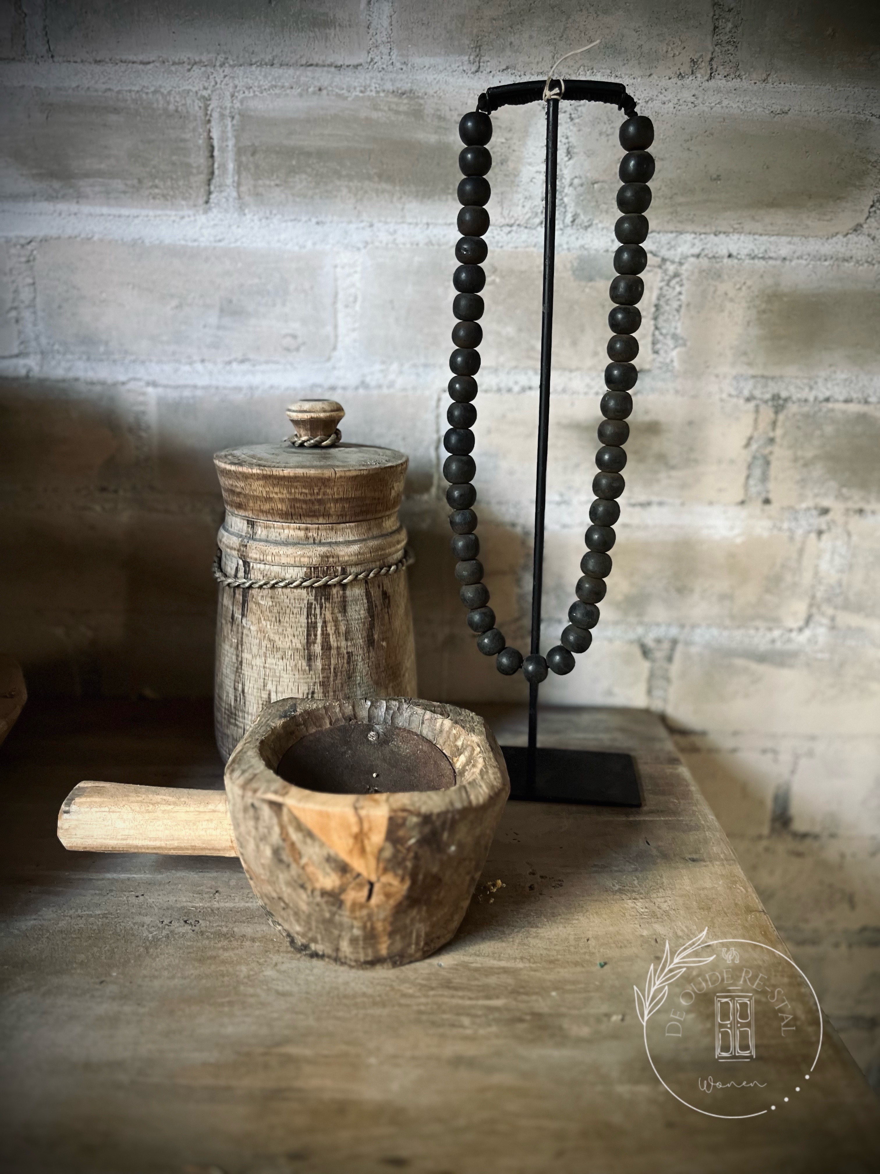 Houten ketting op stalen frame
