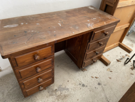 Grenenhouten bureau