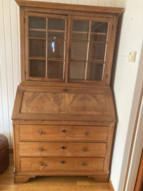 Oude houten buffetkast antraciet
