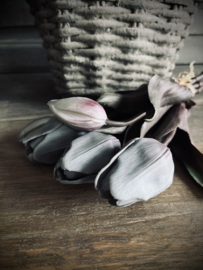 Bosje kunsttulpen grijs