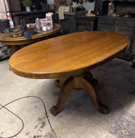 Eikenhouten eettafel ovaal stoer en sober