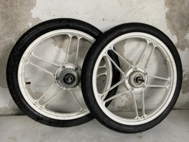 17 Inch 5 star alloy cast wheel set white Original! Puch Maxi