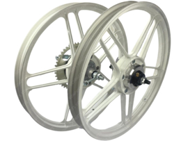 5 Star Alloy Cast Wheels set 16 / 17 Inch x 1.35 Complete Powdercoated White Puch Maxi Models