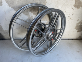 16 Inch / 17 Inch 5 star alloy cast wheel set complete Original! Puch Maxi Rider Macho