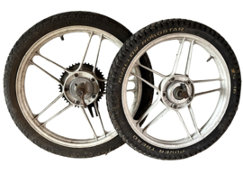 16 Inch / 17 Inch Stervelg set Compleet Origineel! Puch Maxi Rider Macho