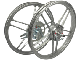 Stervelg set 16 / 17 Inch x 1.35 Compleet Gepoedercoat Grijs / Zilver Puch Maxi Modellen