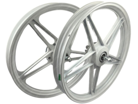 Wheel set 17 Inch x 1.60 White Model as Bernardi / Mozzi Puch Maxi