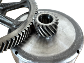 Secundair Tandwiel + Koppelingshuis set 96 / 19 Tands Puch e50