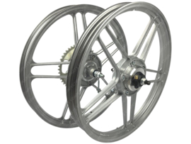 Stervelg set 16 / 17 Inch x 1.35 Compleet Gepoedercoat Grijs / Zilver Puch Maxi Modellen