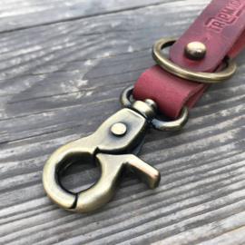 Schlüsselanhänger Cherry Red + Antique Gold