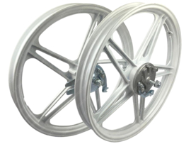 Wheel set 17 Inch x 1.60 White model as Bernardi / Mozzi Puch Maxi