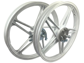 Wheel set 17 Inch x 1.60 White Model as Bernardi / Mozzi Puch Maxi