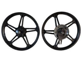 17 Inch velgen set Bernardi Mozzi Bologna Italy Origineel! Puch Maxi