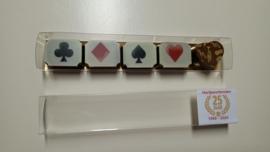 5 logo-pralines in een doosje verpakt