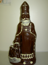 Sint met kindjes 40 cm ingekleurd