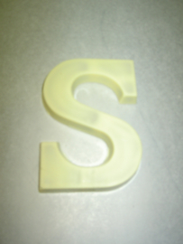 Letter S gevuld met praline