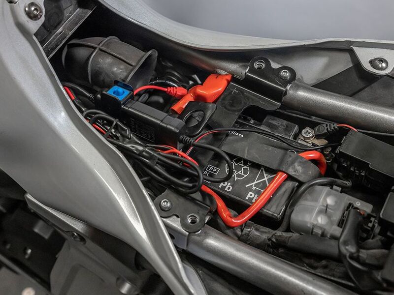 Quad Lock - Weatherproof 12V To USB Smart Adaptor