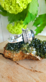 Poison / Secret Locket ring Labradoriet (maat 10)