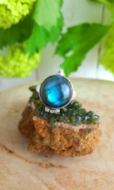 Poison / Secret Locket ring Labradoriet (maat 10)