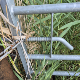 Portail de prairie métallique 5 tubes avec demi-grillage 244 cm – galvanisé