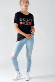 Schwarze T-Shirt "Guilty"