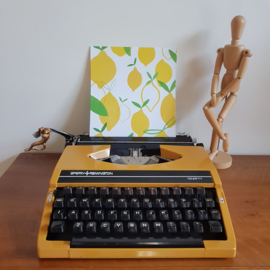 Vintage typemachine Sperry Remington TenFifty  – Geel