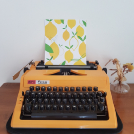 Vintage typemachine Daro Erika 105 - Mosterdgeel