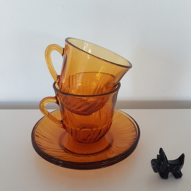 Vintage kop en schotel Arcoroc amber - set van 2