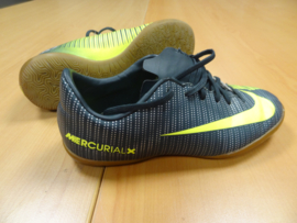 SCH-0130 Sportschoenen Nike