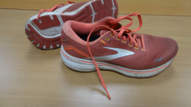 SCH-1027 Sportschoene Brooks