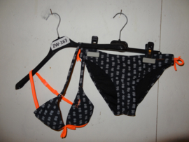 ZW-0163 Bikini Protest