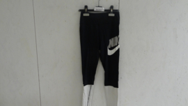 TB-0557 Trainingsbroek Nike