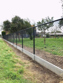 "Betonpaal Dia 72 en Gleuf 30 – Perfect voor Stevige Bevestigingen"