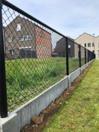 Betononderbouw met standaard betonplaat 200 × 40 cm – compleet pakket voor draadafsluiting
