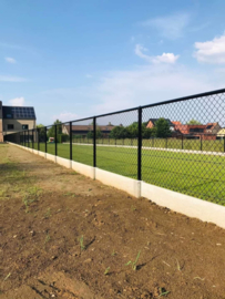 "Betonpaal Dia 72 en Gleuf 40 – Perfect voor Stevige Bevestigingen"