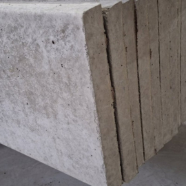 "Betonplaat 100 cm x 40 cm – Ideaal voor Stevige Structuren"