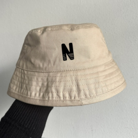 Bucket hat voor kinderen met letter.