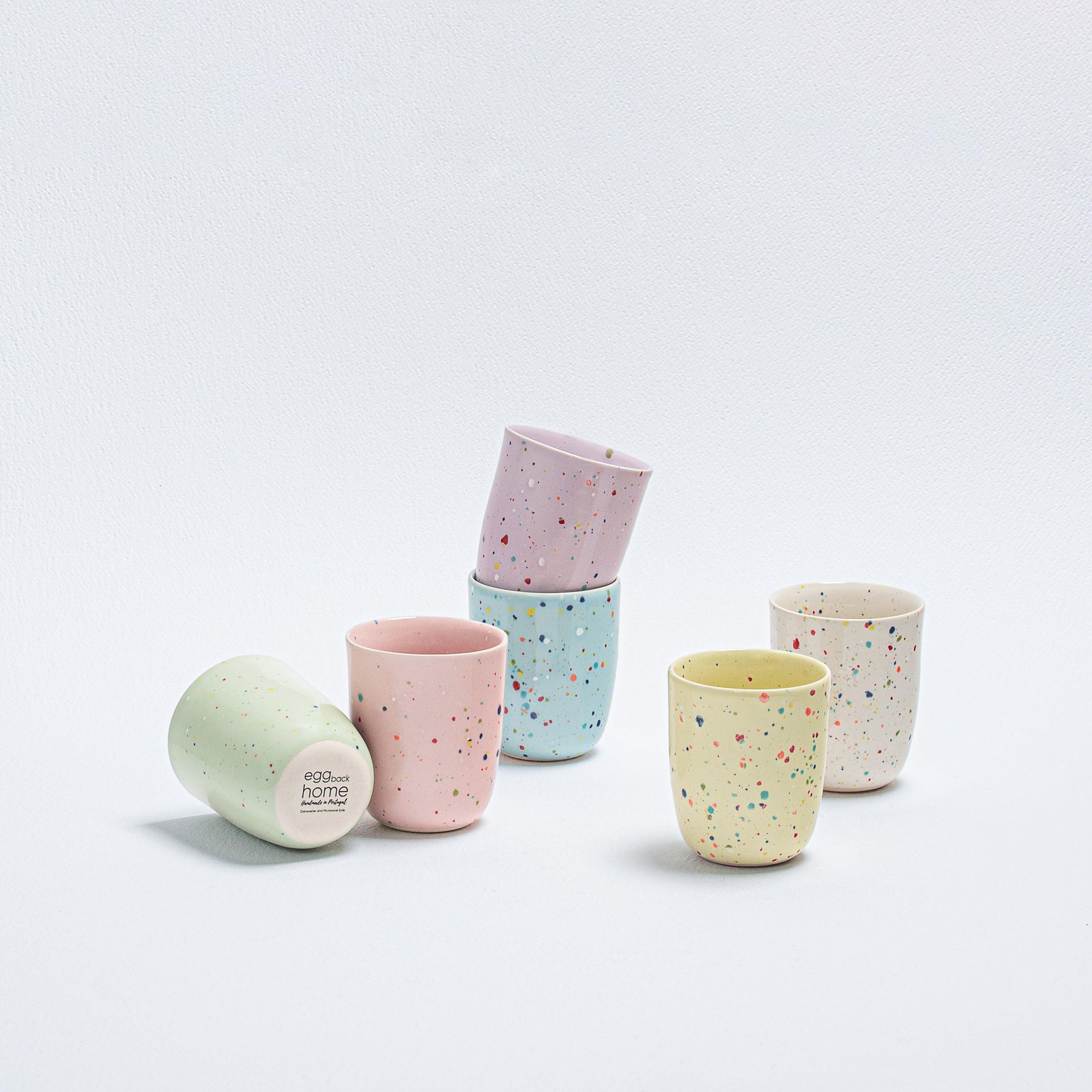 Egg Back Home party cup mok medium 220 ml