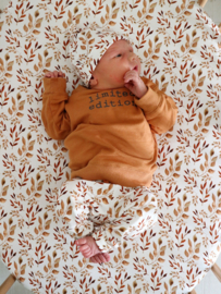 NB Knoop Mutsje Bladeren Cognac