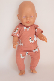 Pyjama Drama Lama  43 cm