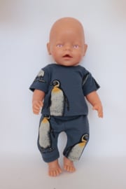 Poppenkleertjes chill pakje pinguin 43 cm