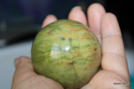 Groene opaal bol