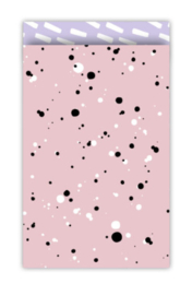 Cadeauzakjes roze met witte en zwarte stippen (12x19cm)