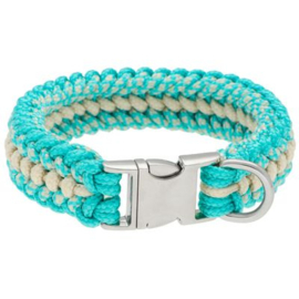 Halsband calm ocean
