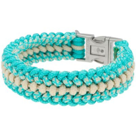 Halsband calm ocean