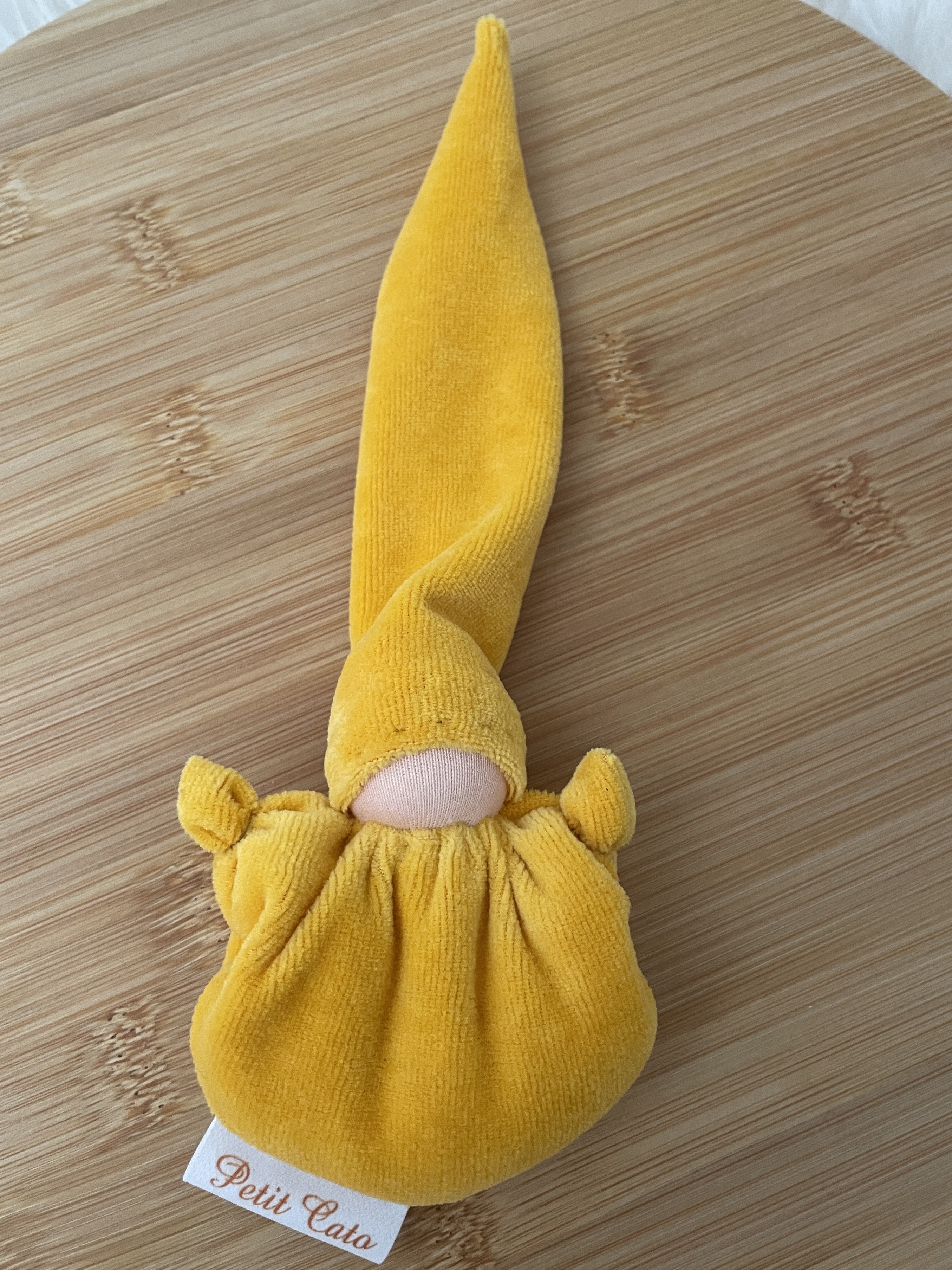 Petit Catootje - Wiegepopje - Okergeel