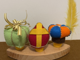 Year ring plug present yellow