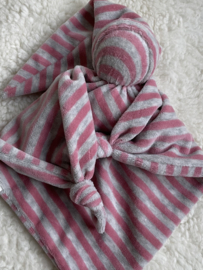 Stoffpuppe Nicky Samt rosa-grau -mit Rasselperle