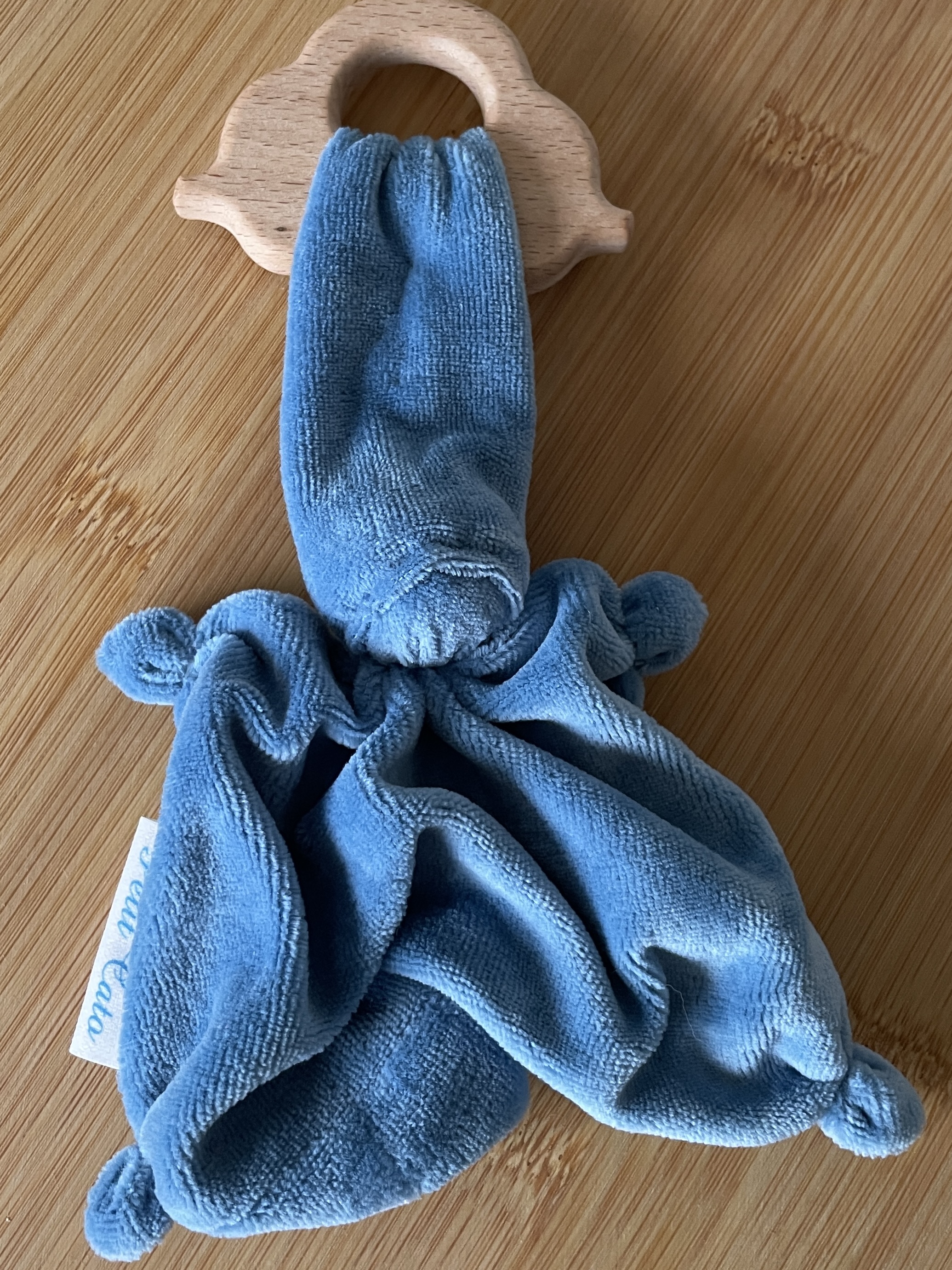 Bijtring blauw auto