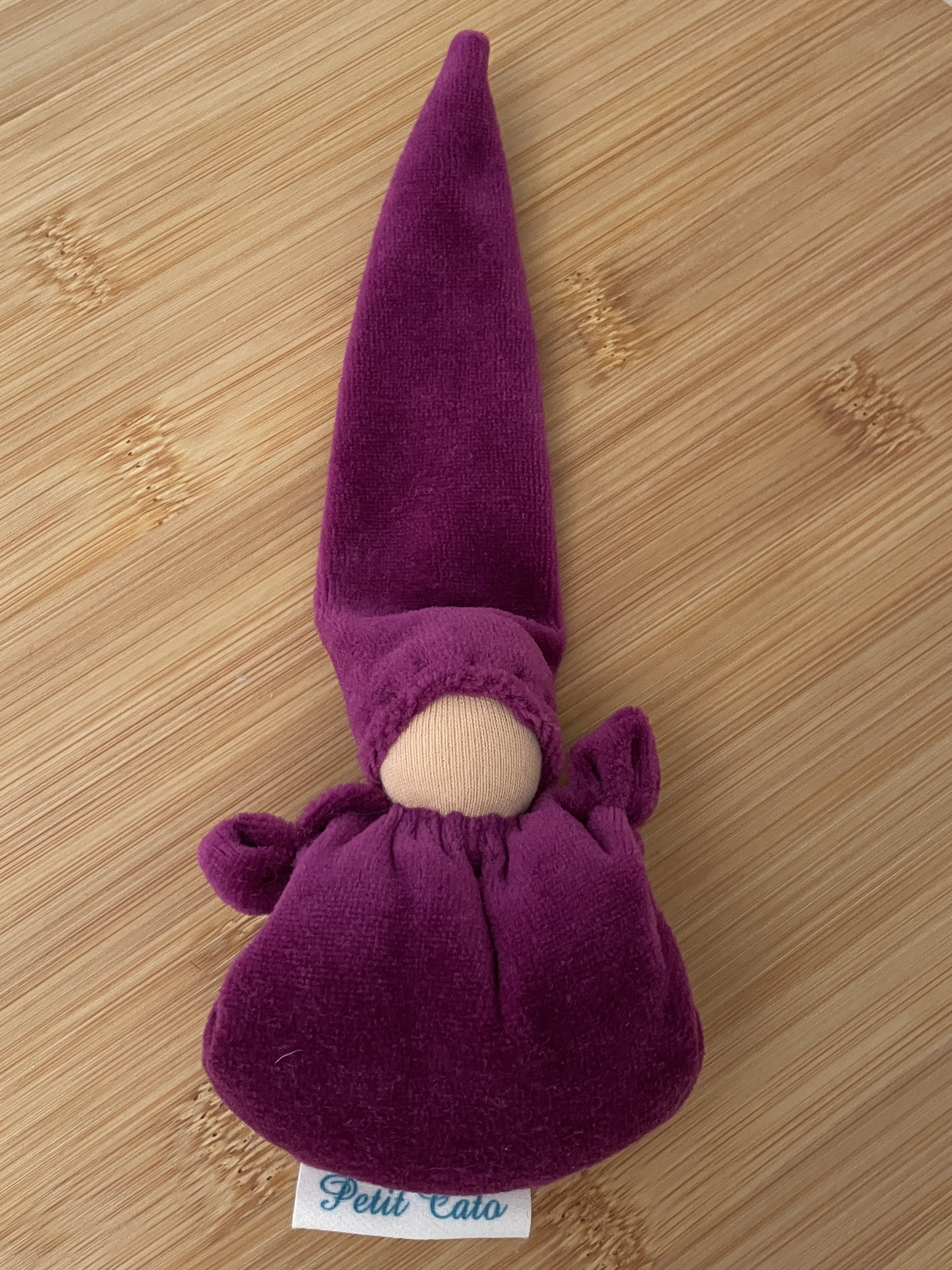 Petit Catootje - Crib doll - dark purple - light skin tone